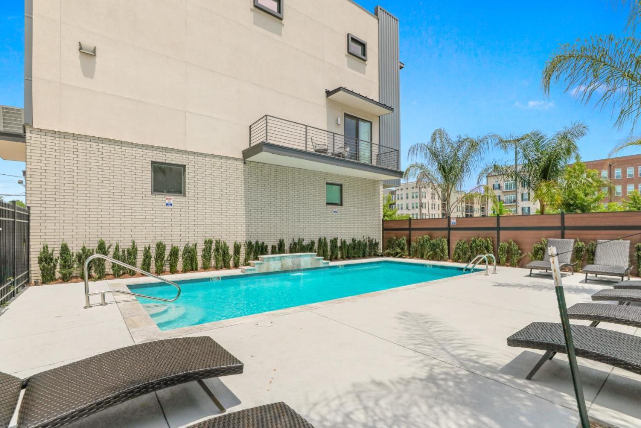 Stunning Townhouse With Amenities New Orleans