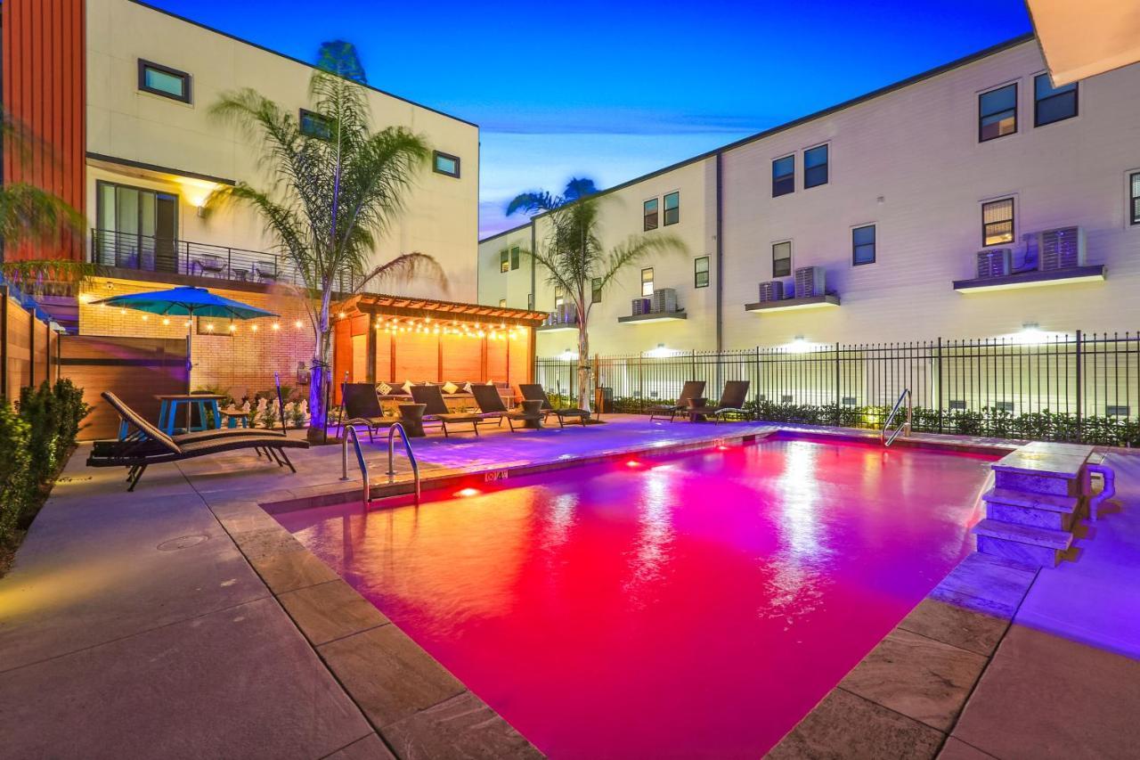 Stunning Townhouse With Amenities New Orleans