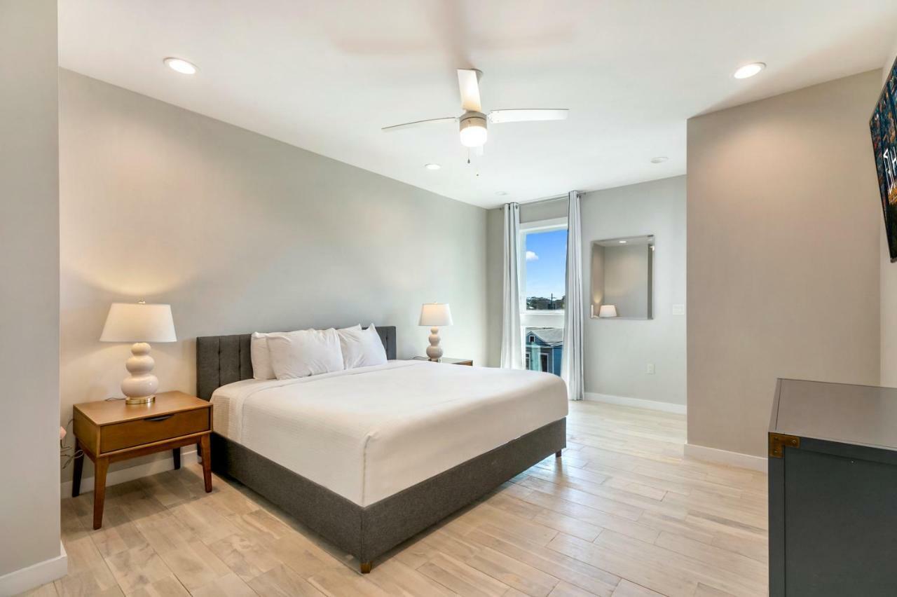Stunning Townhouse With Amenities Holiday home New Orleans