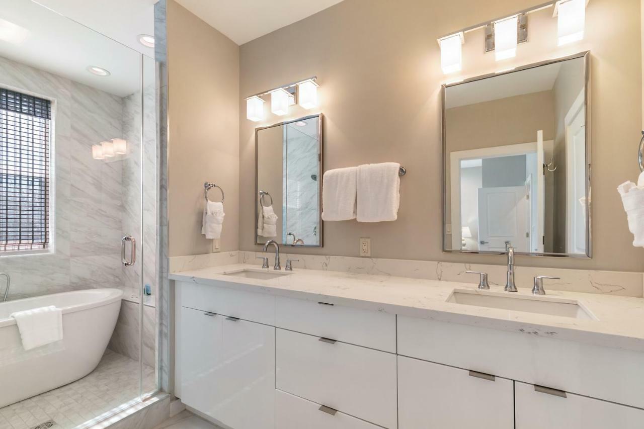 Stunning Townhouse With Amenities *
