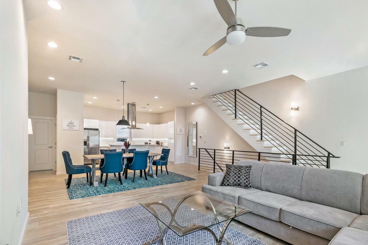 Stunning Townhouse With Amenities Holiday home New Orleans
