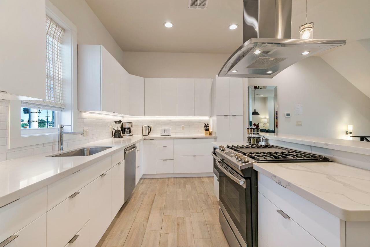 Stunning Townhouse With Amenities * New Orleans